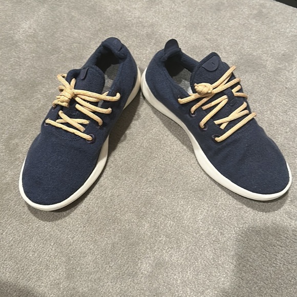 Allbirds - Picture 4 of 4